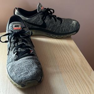 NIKE Flyknit Air Max Oreo Mens 13